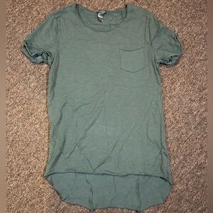 H&M Hi-Lo Pocket T-shirt - Small